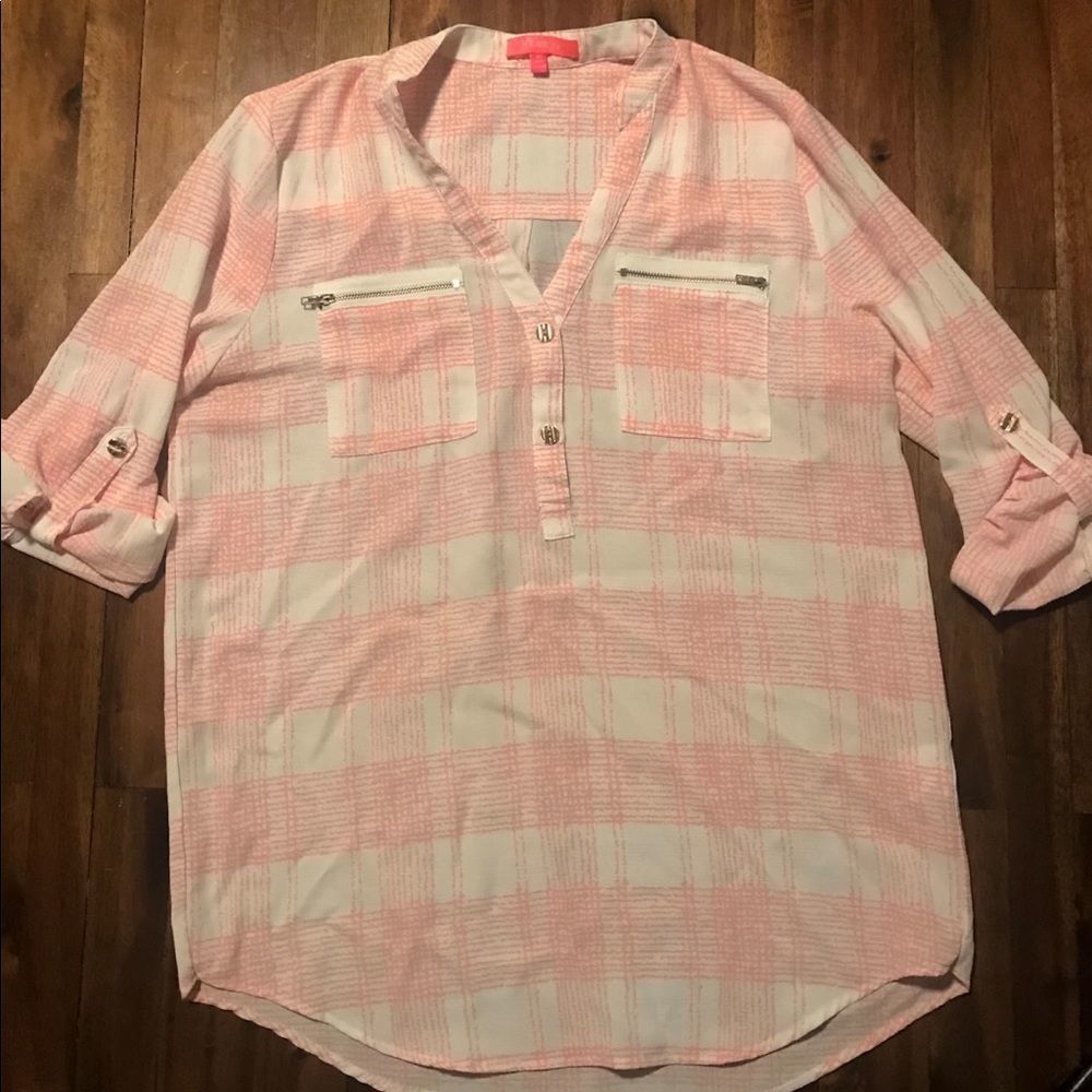 Pink and white plaid flowy tip size med